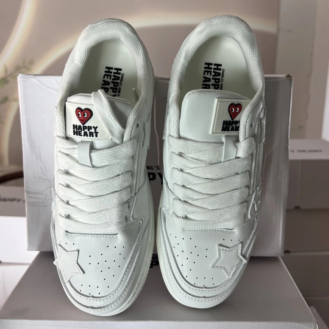 纯白星星女板鞋休闲鞋时尚潮流百搭（建议拍大一码）【有运费险】