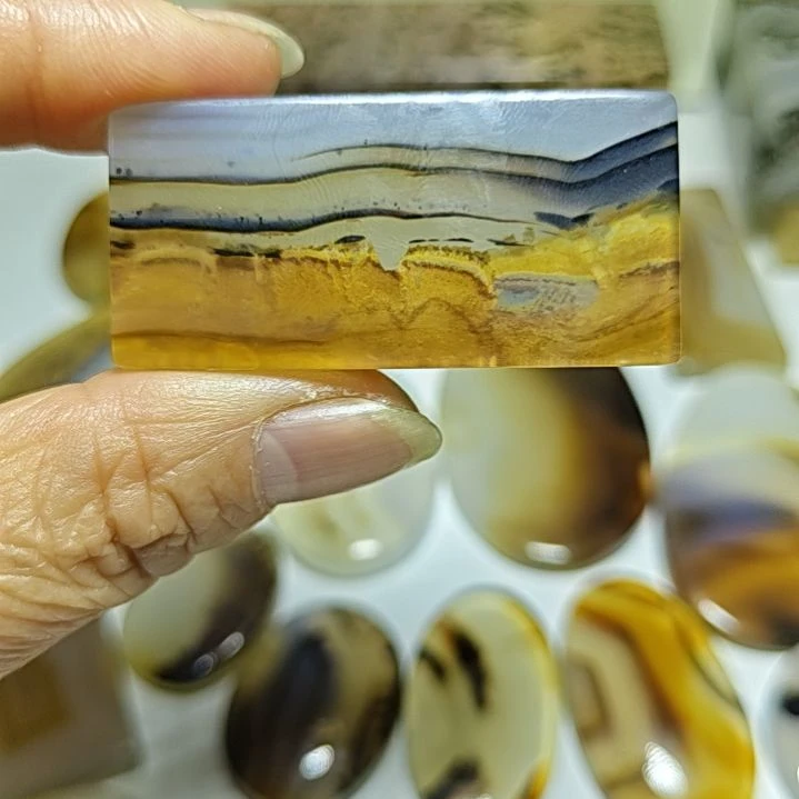 玛瑙/玉髓未镶嵌珠宝奇石