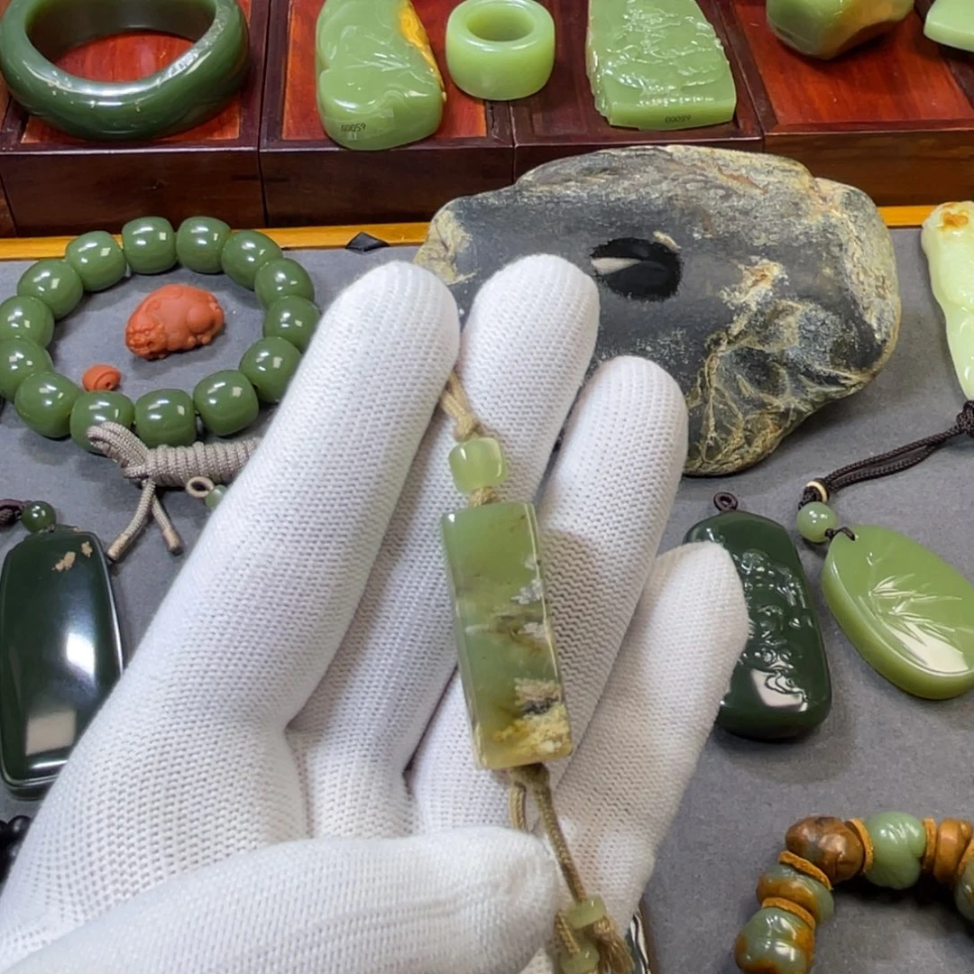 岫岩河磨玉（透闪石质玉）未镶嵌挂件