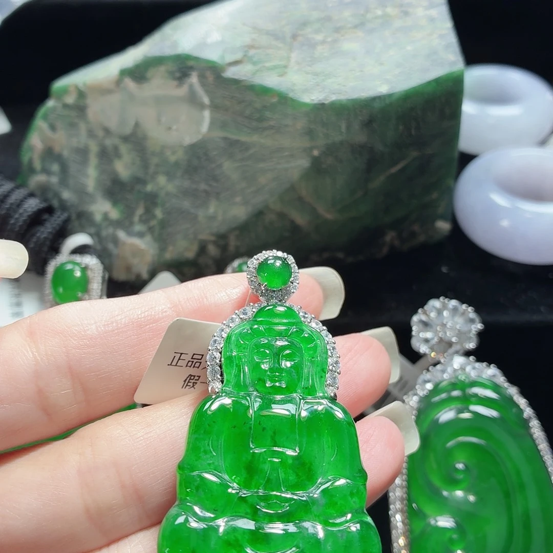 翡翠未镶嵌颈饰11