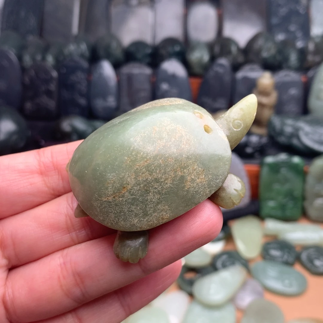 和田玉未镶嵌颈饰挂件50