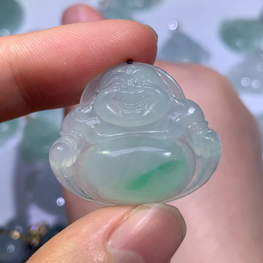 翡翠颈饰未镶嵌佛公