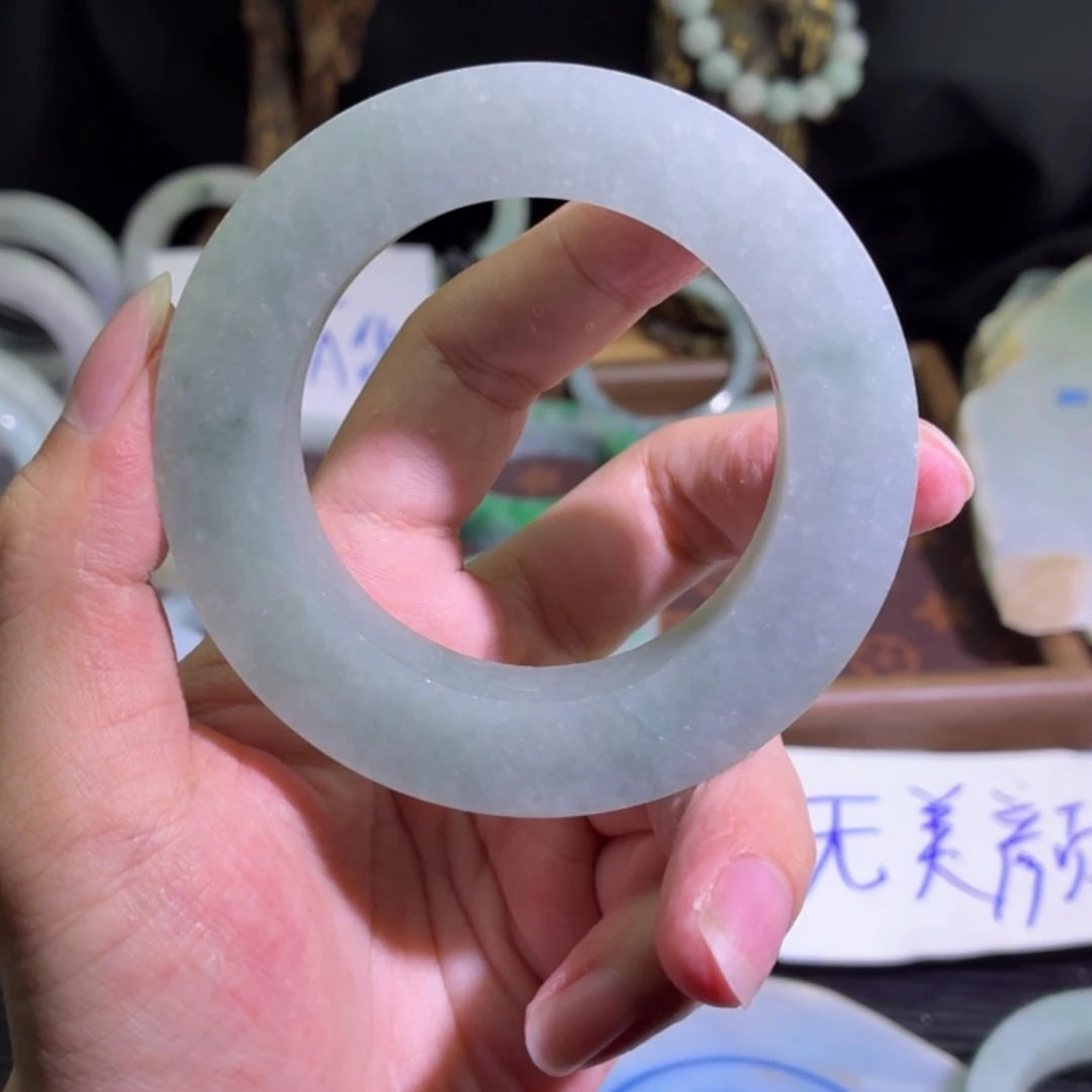 定制翡翠未镶嵌天然翡翠A货毛胚手镯