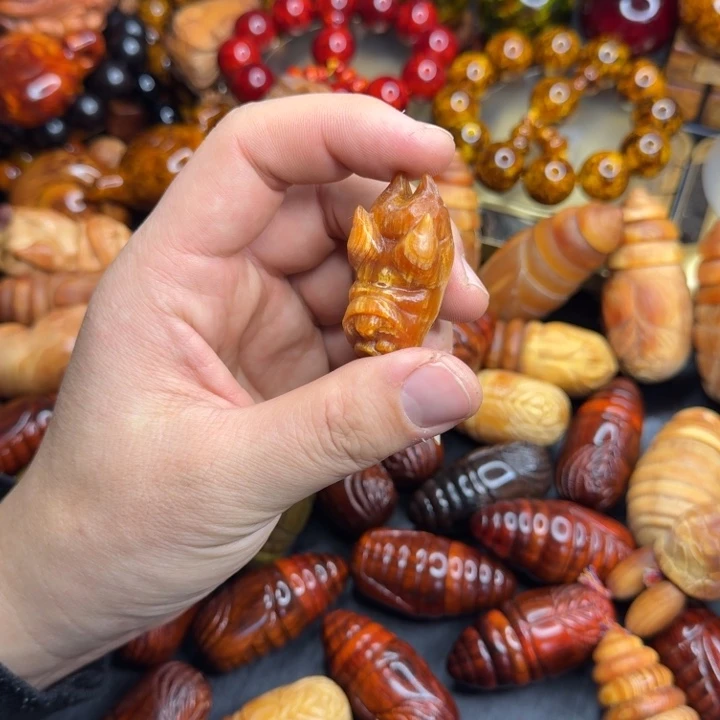 松木琥珀木文玩把件