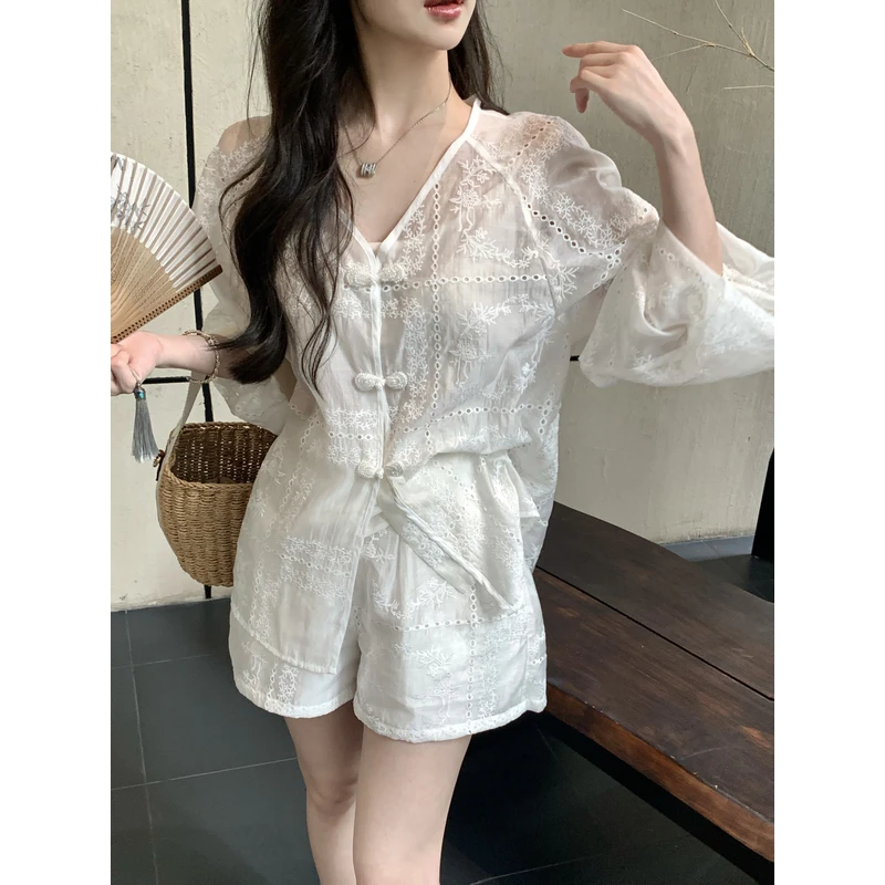 【月下白茶】设计感新中式镂空刺绣衬衫时尚休闲衬衣宽松上衣4038