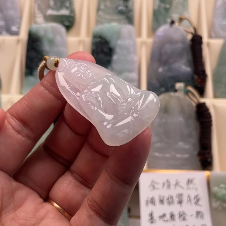 颈饰未镶嵌翡翠玉