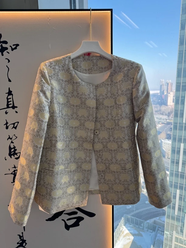 折枝牡丹菊花纹织金宋锦外套