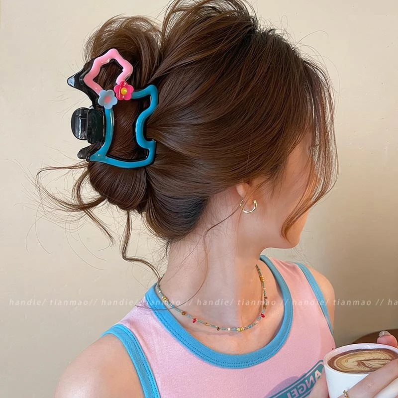 甜美发夹抓夹女高级感2025新款冬日花朵小狗后脑勺盘发鲨鱼夹发饰