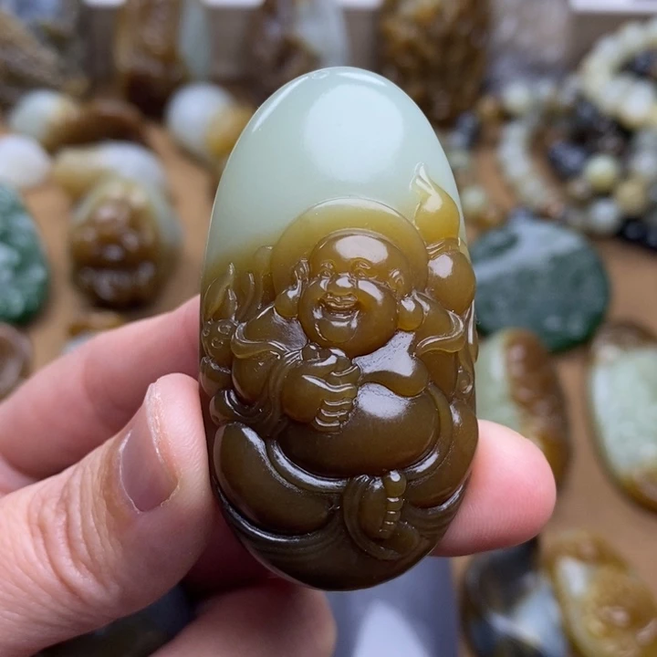 和田玉颈饰未镶嵌牛**坤