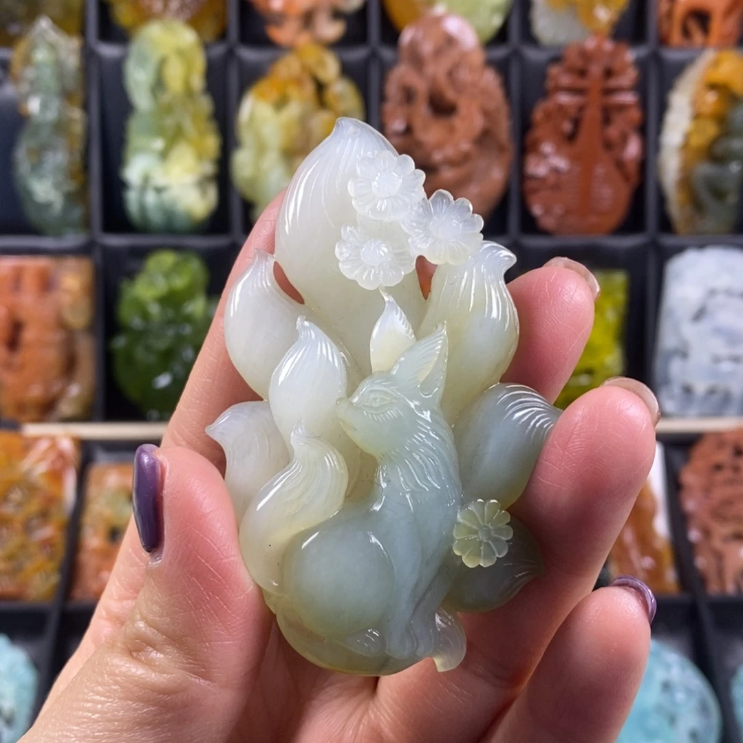 蛇纹石玉颈饰合金