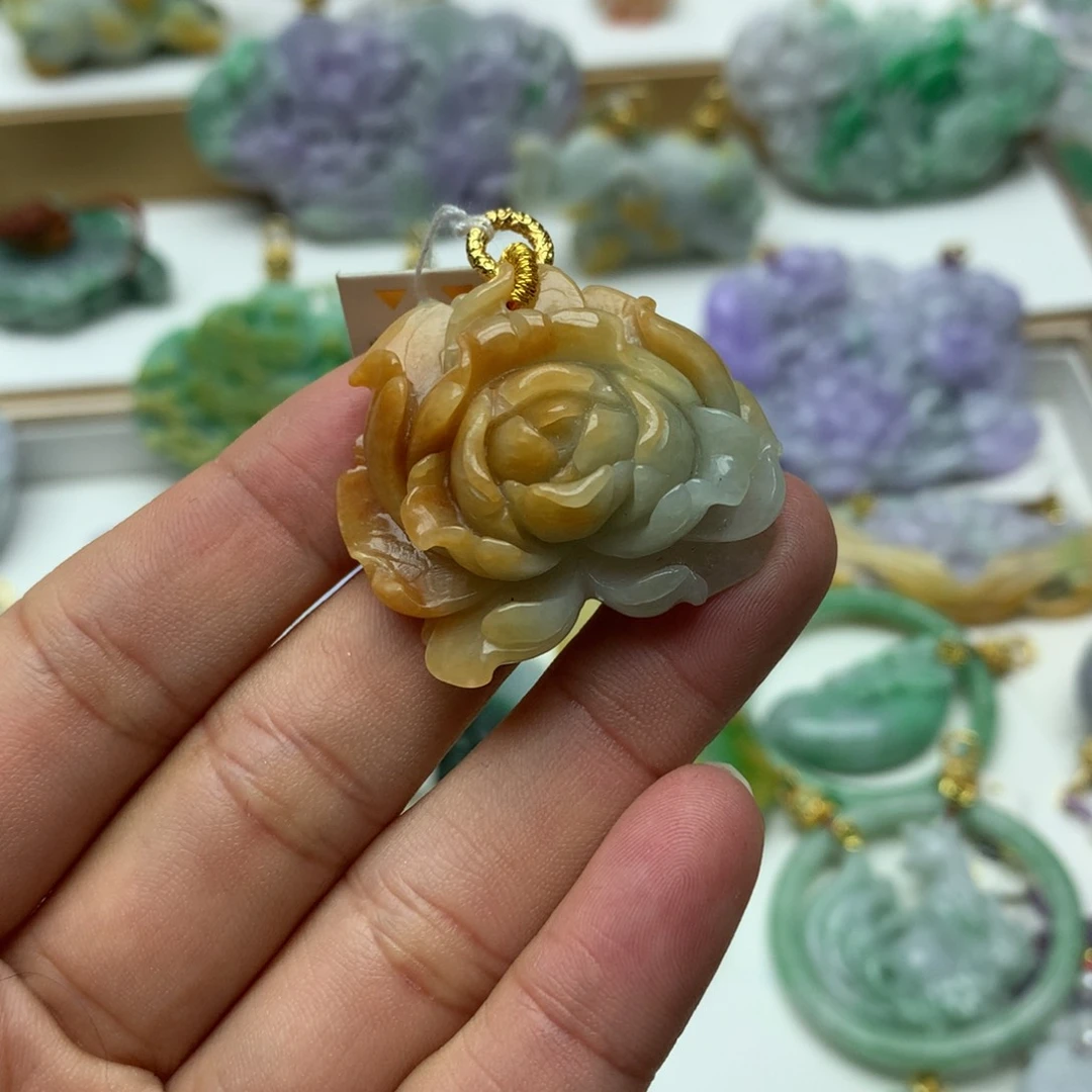 翡翠颈饰未镶嵌聪****百翡翠