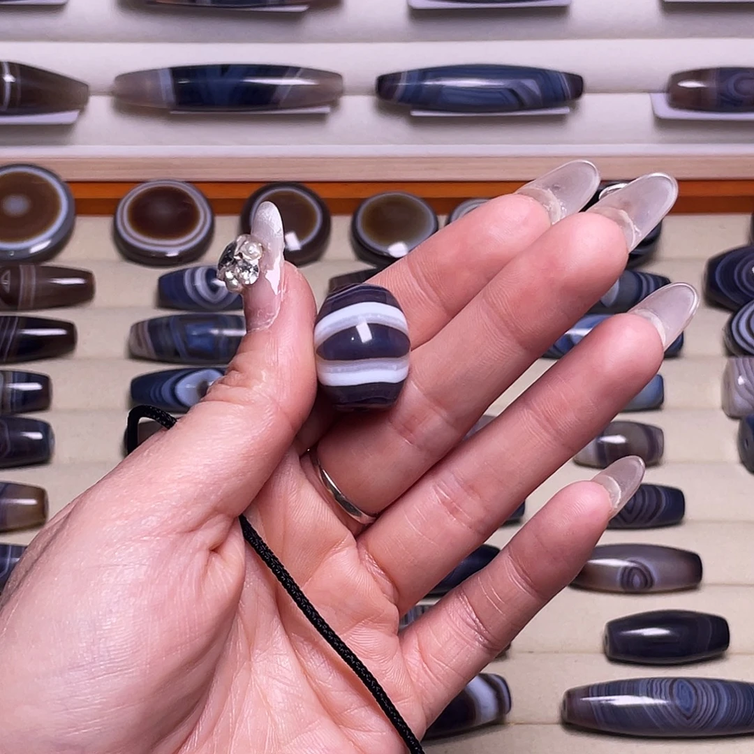 豆***粒玛瑙/玉髓未镶嵌颈饰