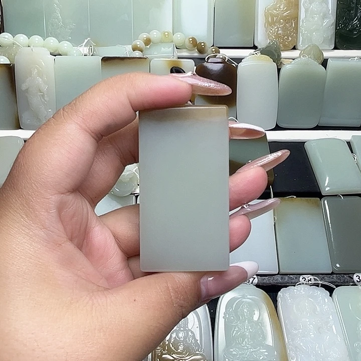 颈饰未镶嵌和田玉