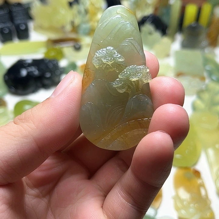 未镶嵌蛇纹石玉颈饰