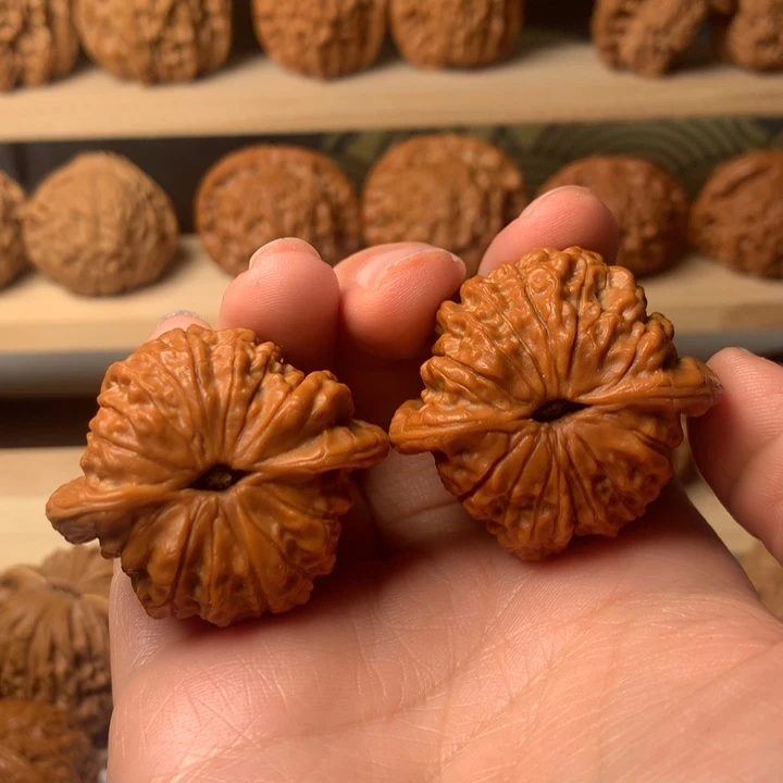 文玩核桃吊坠M**乔血麒麟