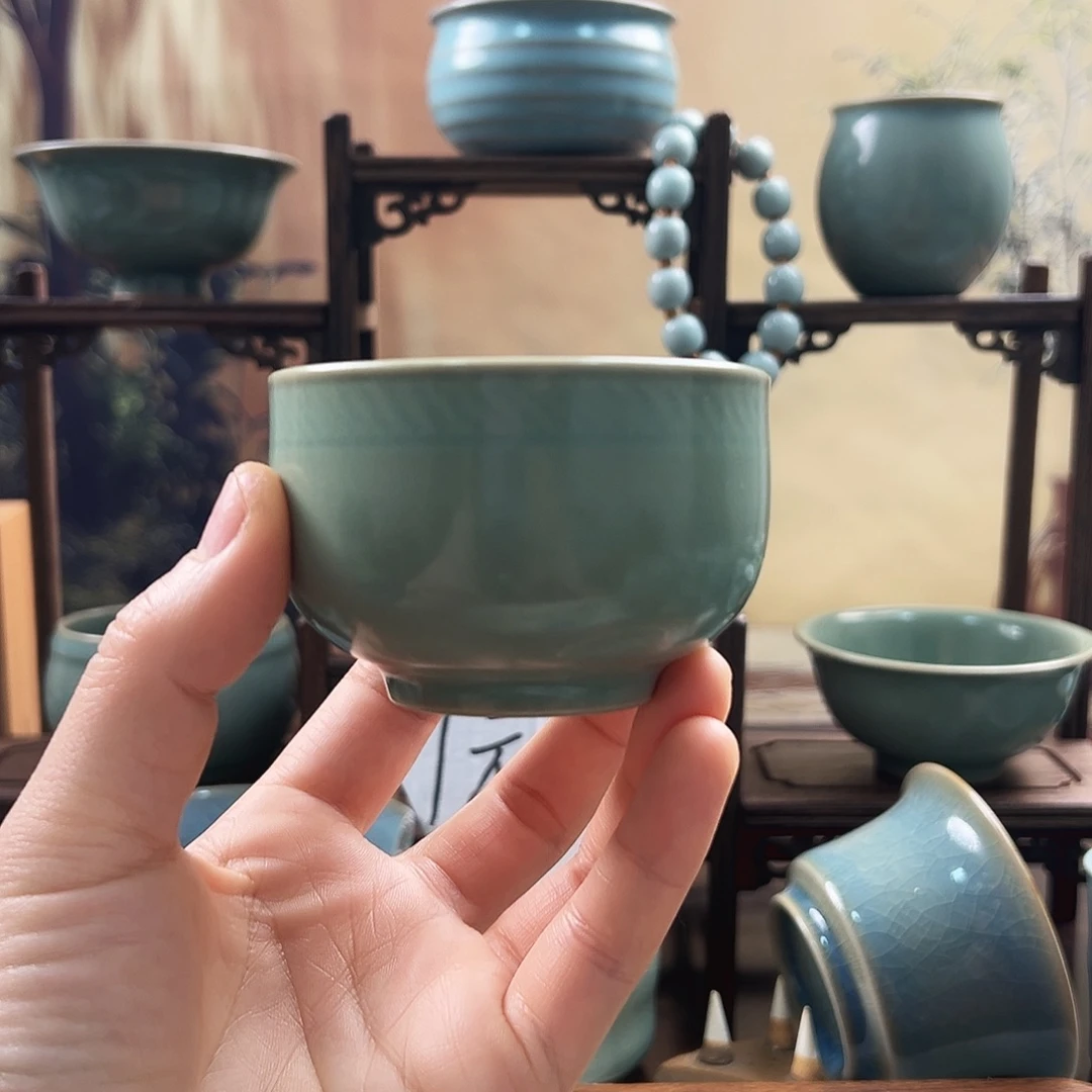 仿古青绿釉水主人杯