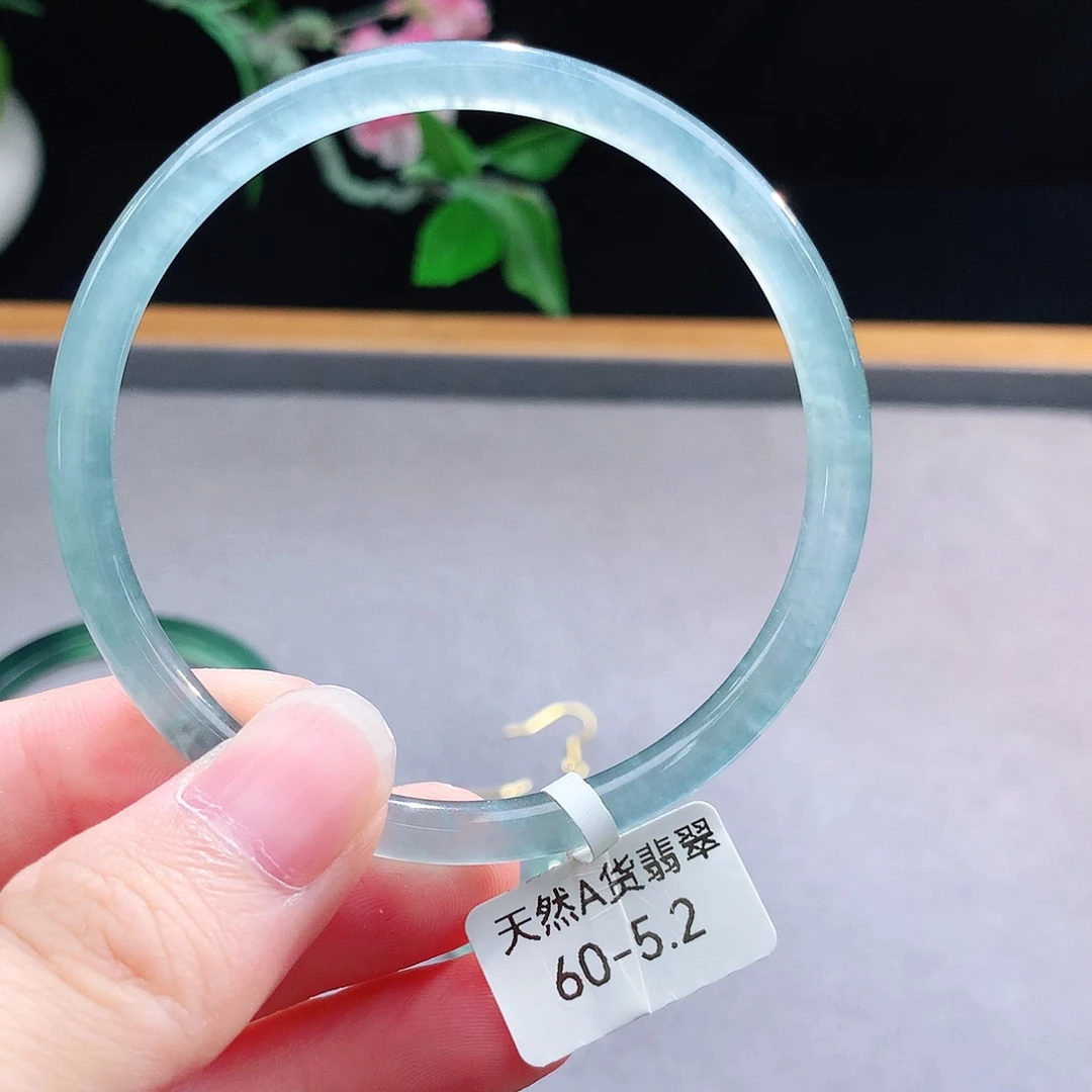 未镶嵌手镯（圆镯）翡翠