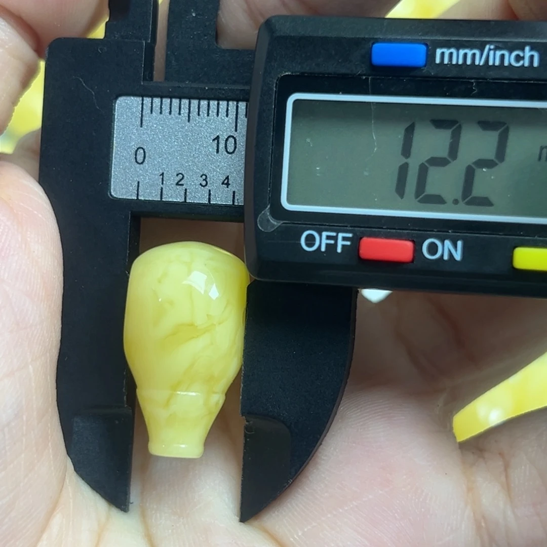 裸石琥珀未镶嵌三通