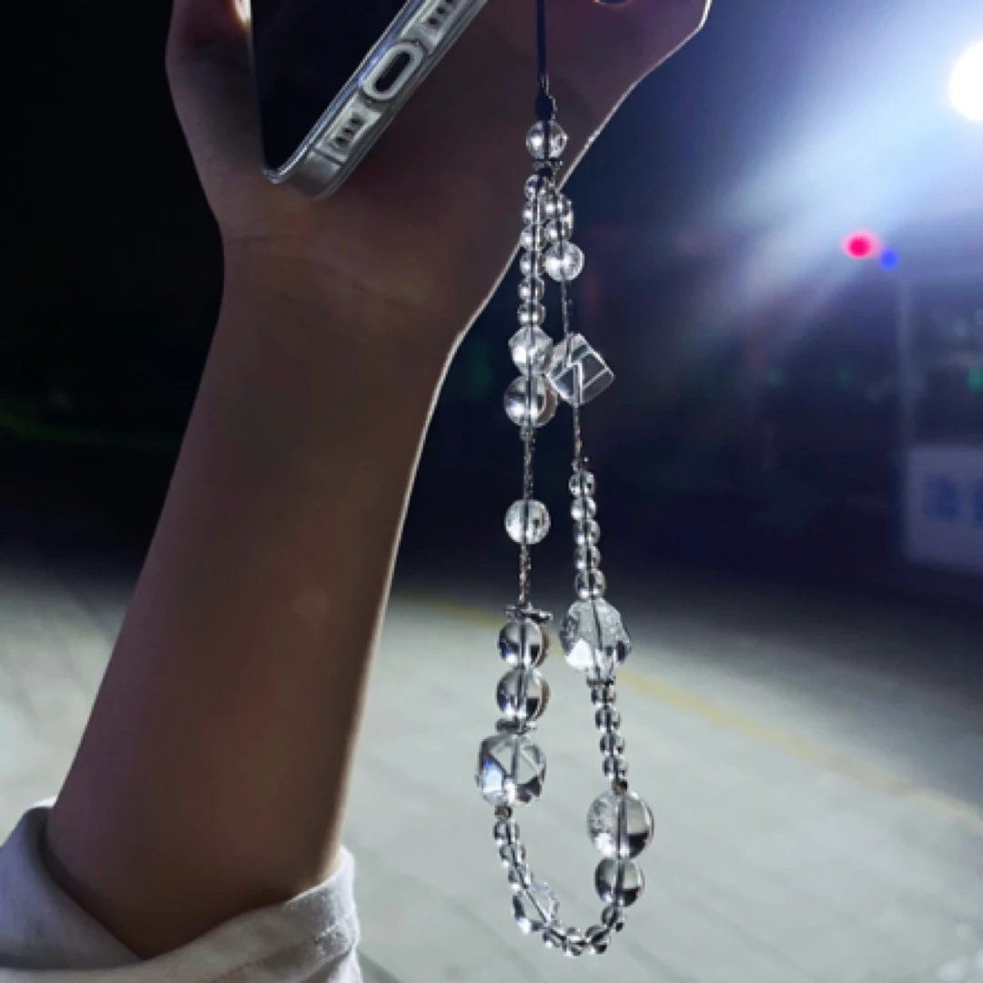 拒绝烫手！白水晶手机链直接“冰镇”！