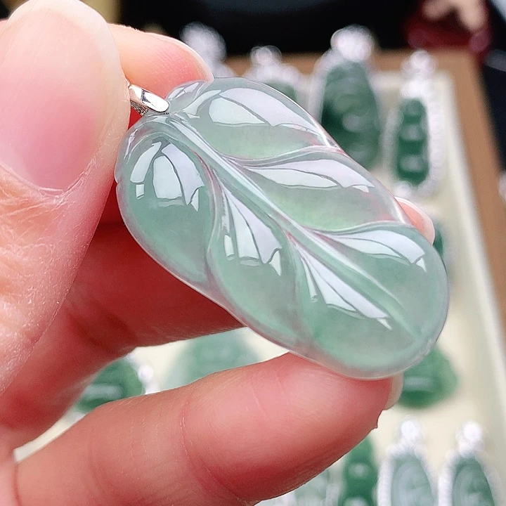 颈饰未镶嵌翡翠吊坠