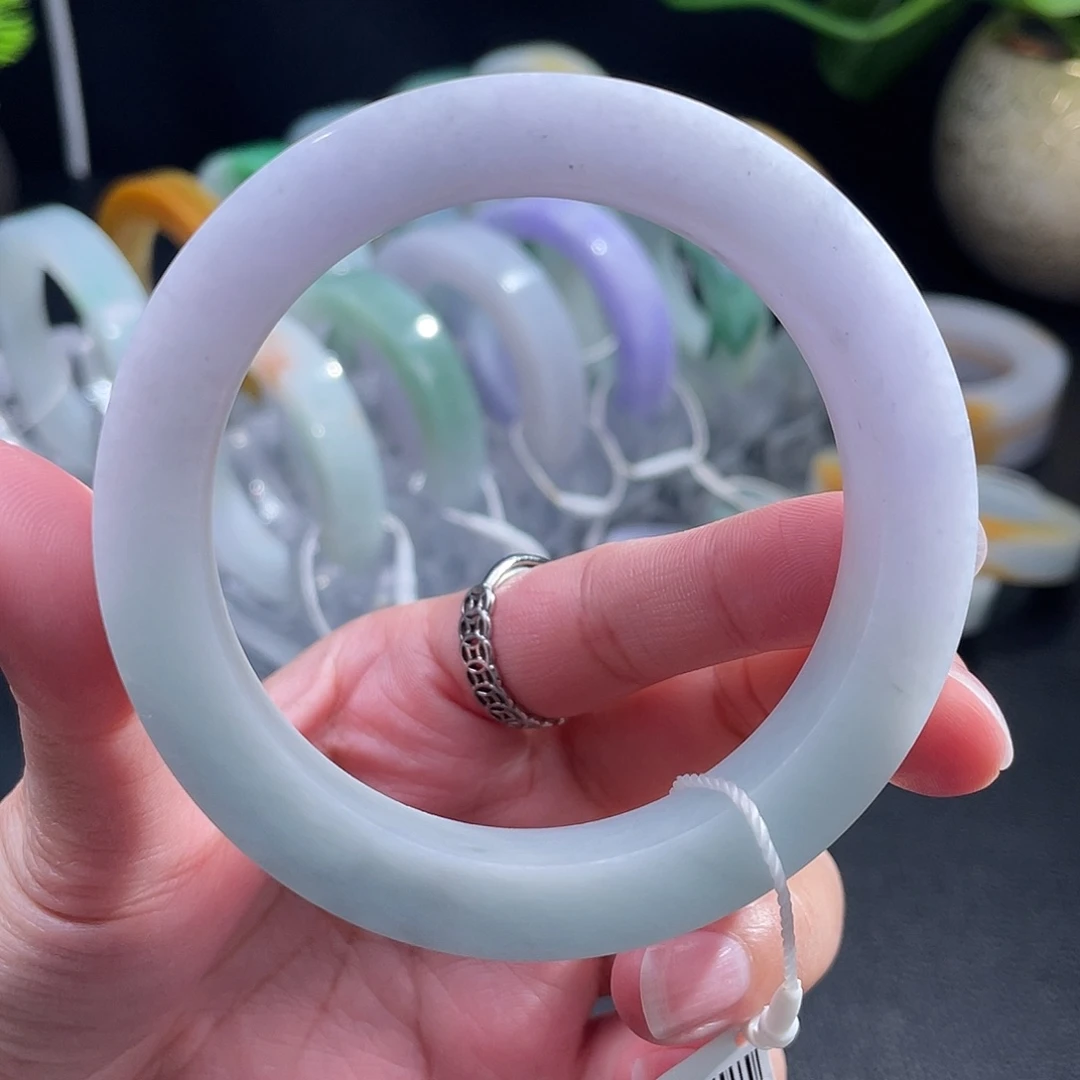 未镶嵌翡翠手镯定制翡翠