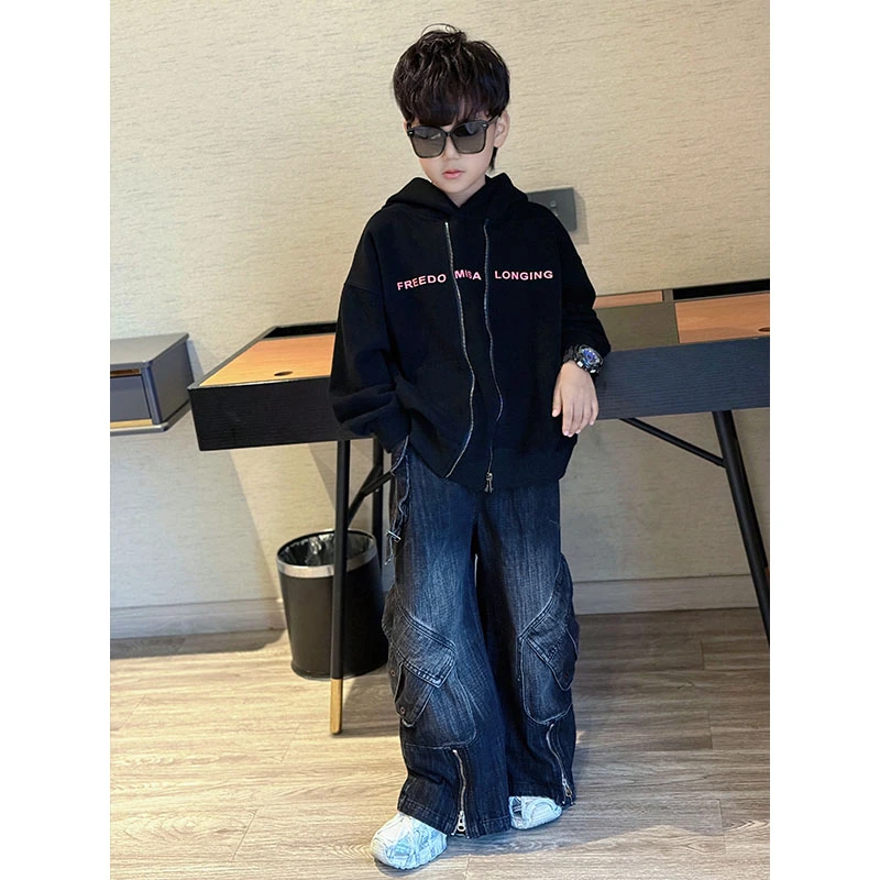 男童秋季帅气痞帅连帽长袖卫衣字母印花上衣中大童百搭潮酷牛仔裤