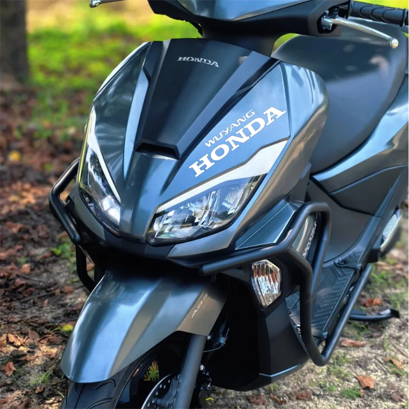 适用五羊本田NPF125车头反光贴纸改装恶魔眼睛猫骑士防水拉花配件