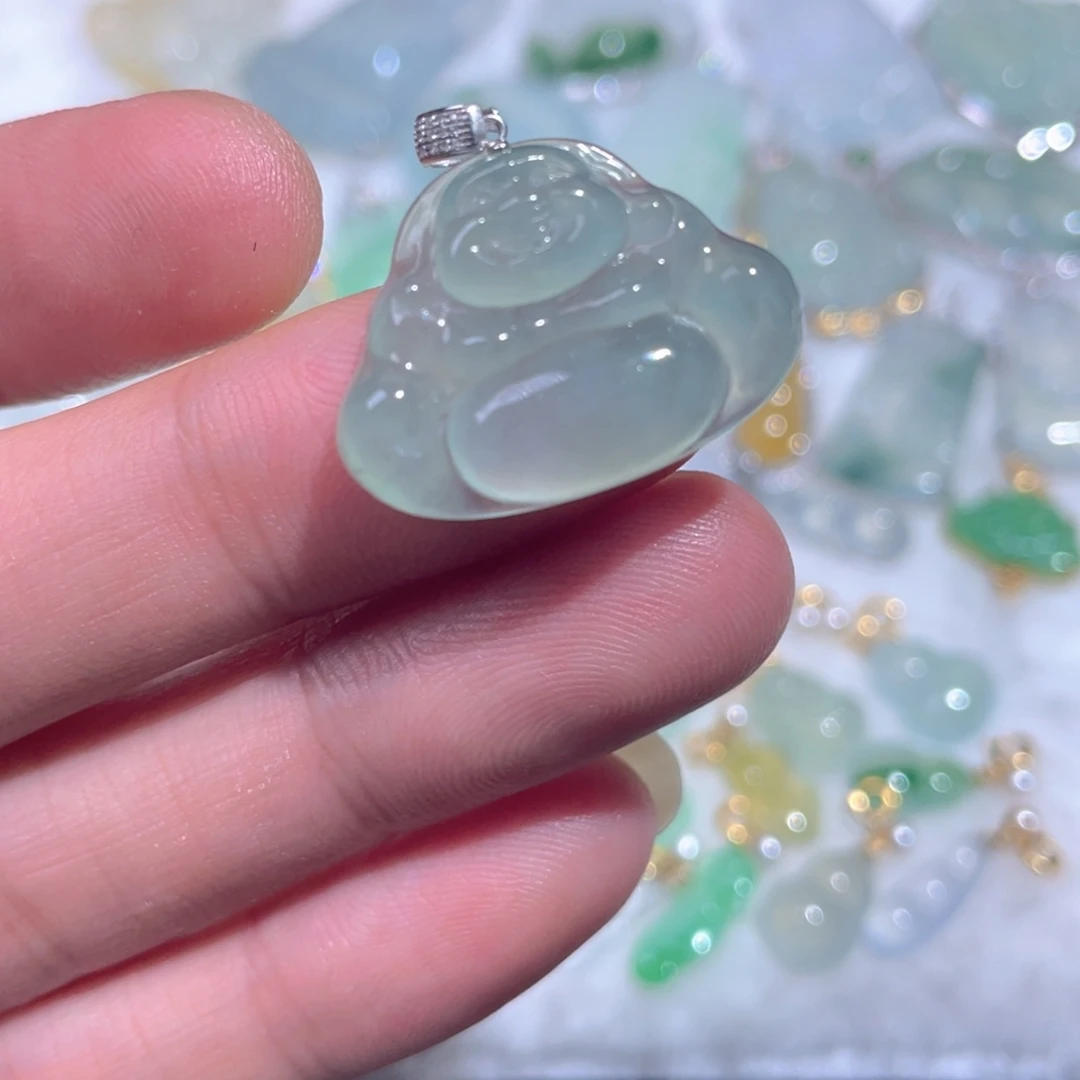 翡翠18K金镶嵌颈饰翡翠
