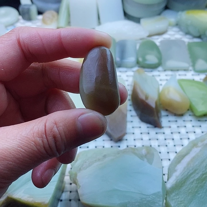 和田玉且末糖未镶嵌A****！