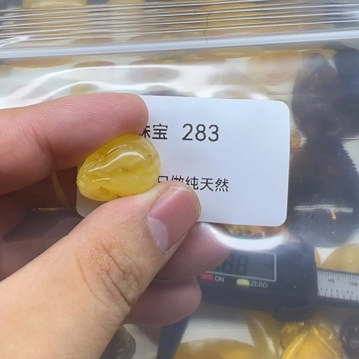 琥珀未镶嵌珠宝奇石