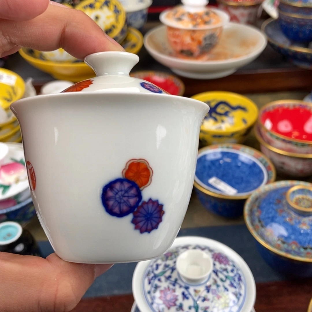 陶瓷艺术家的作品是一