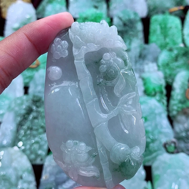 吊坠(不含链)未镶嵌翡翠