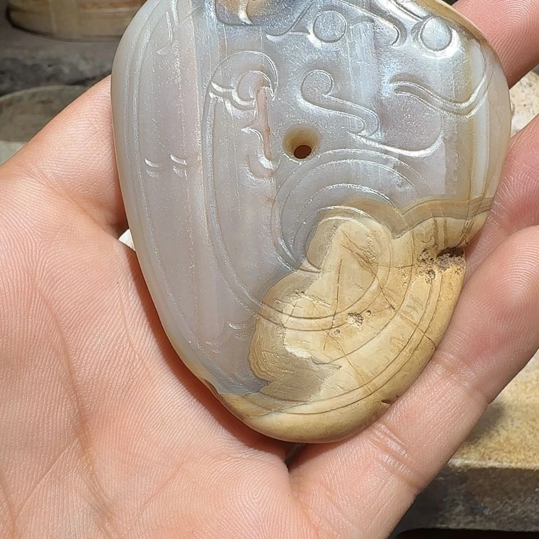 王***甯和田玉（糖玉）未镶嵌颈饰