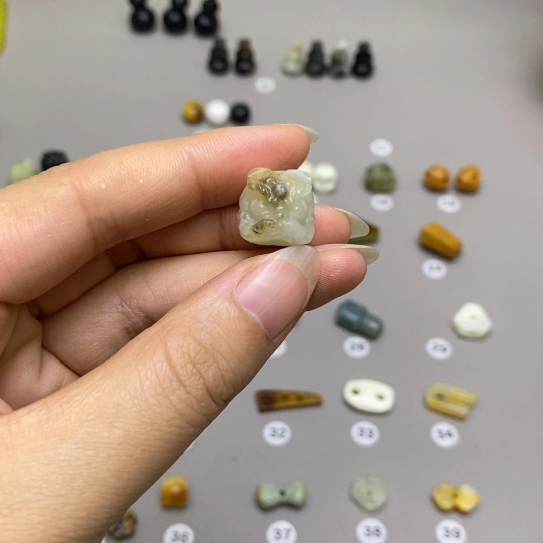 青***棉蛇纹石玉未镶嵌配饰