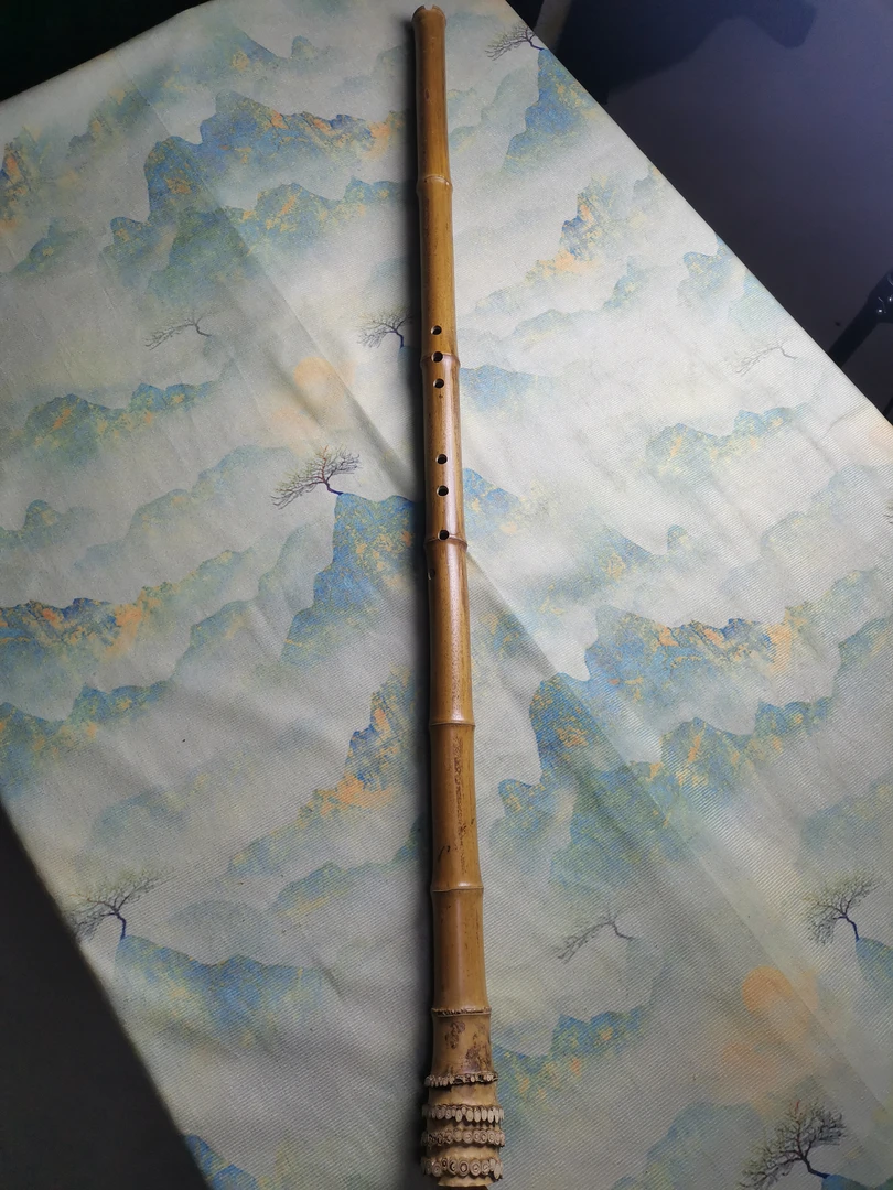 精品广桂正手E调洞箫，音准音色好，十目九节，有两孔在竹节上。