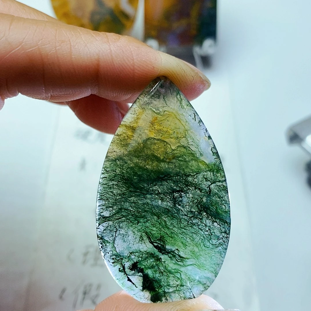 玛瑙/玉髓颈饰未镶嵌小**河