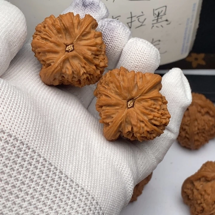 清***净文玩核桃把件南疆石39