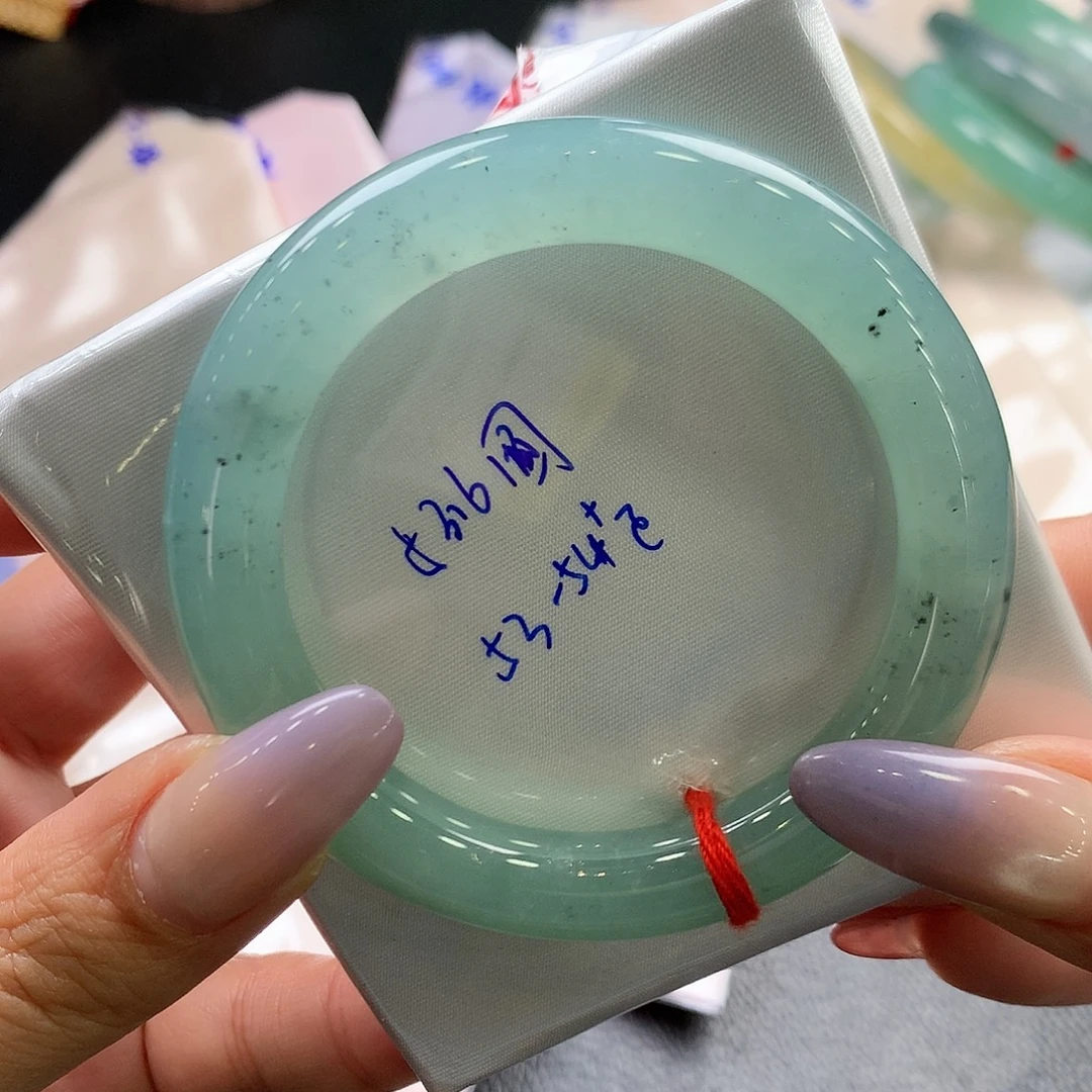 翡翠未镶嵌手镯53.6圆