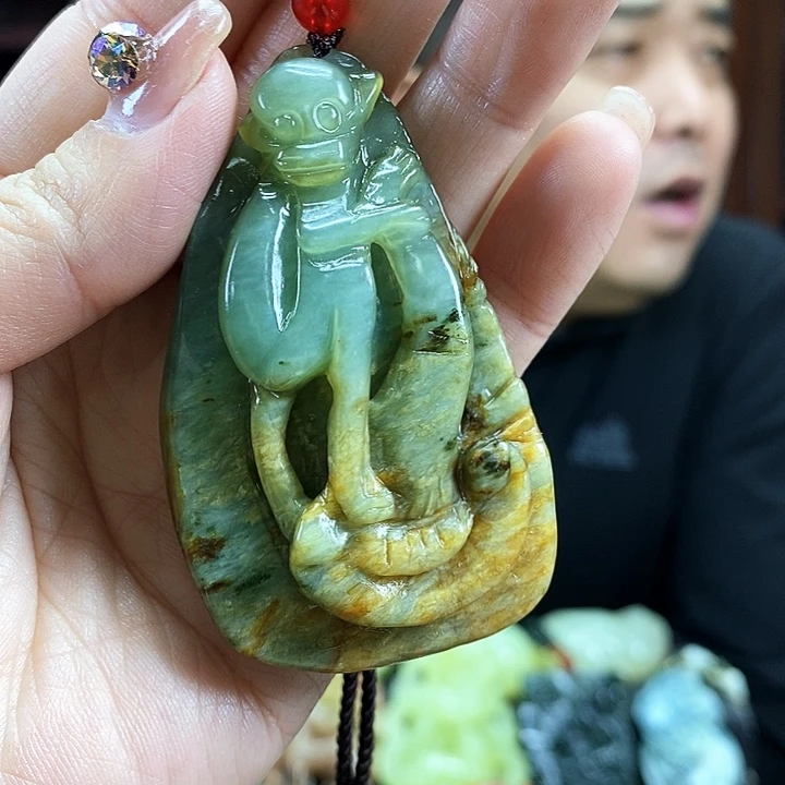 蛇纹石玉吊坠未镶嵌