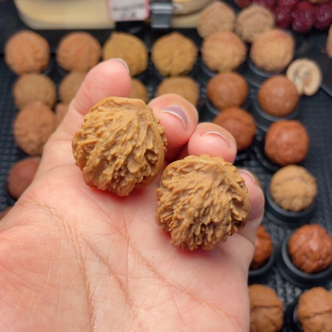 【闪购商品】把件文玩核桃花王龙脊