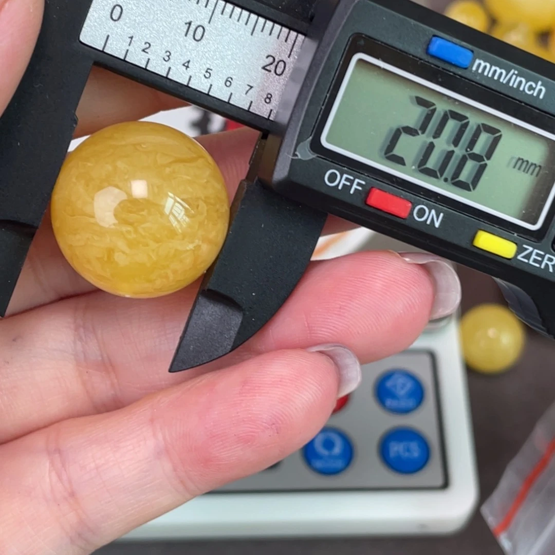 未镶嵌琥珀裸石298
