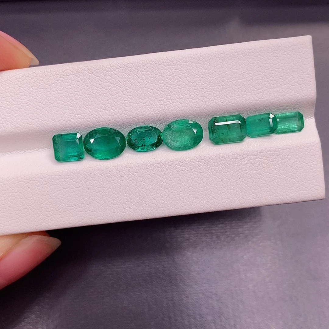 裸石祖母绿850一克拉，仅供展示，挑好上定向