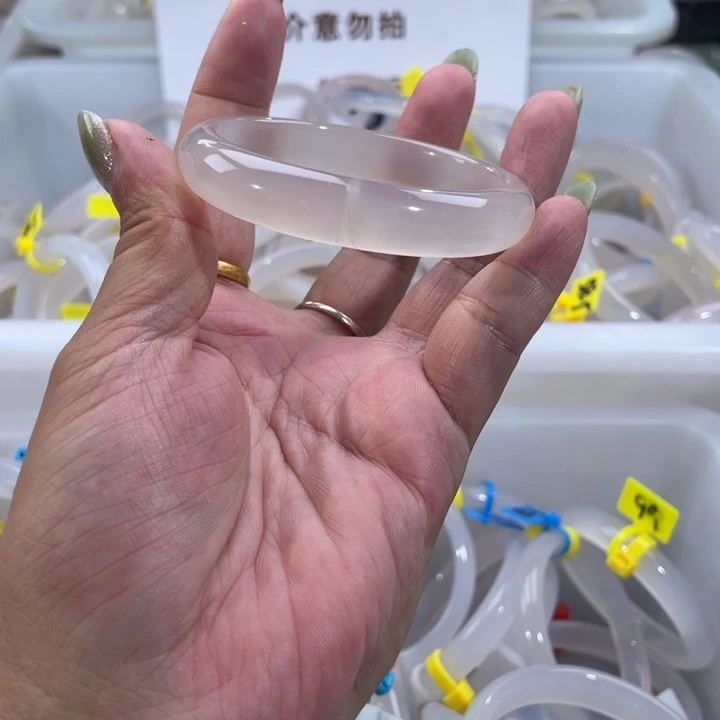 手镯玛瑙/玉髓未镶嵌