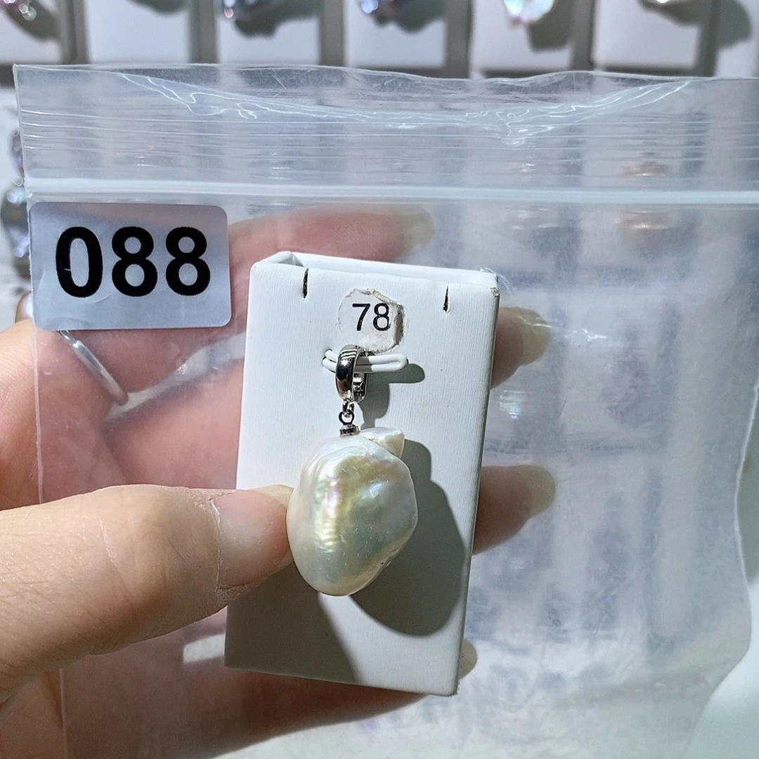 淡水珍珠合金颈饰