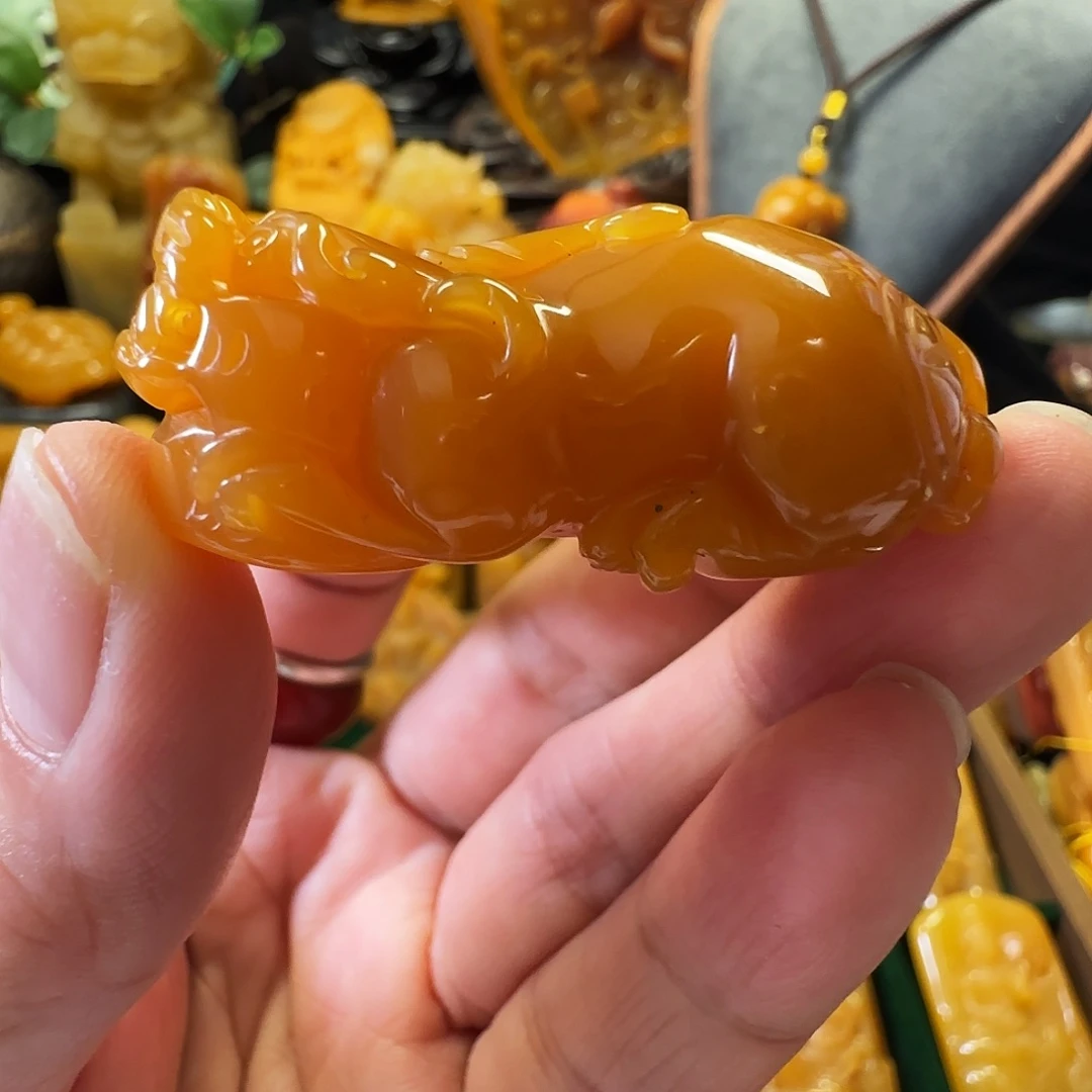 石英质玉（黄龙玉）未镶嵌吊坠缅黄 鸡油黄 貔貅