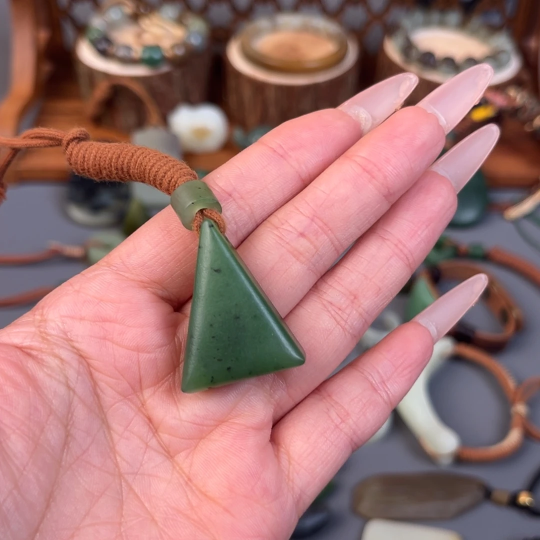 小***猫和田玉(糖玉)未镶嵌颈饰