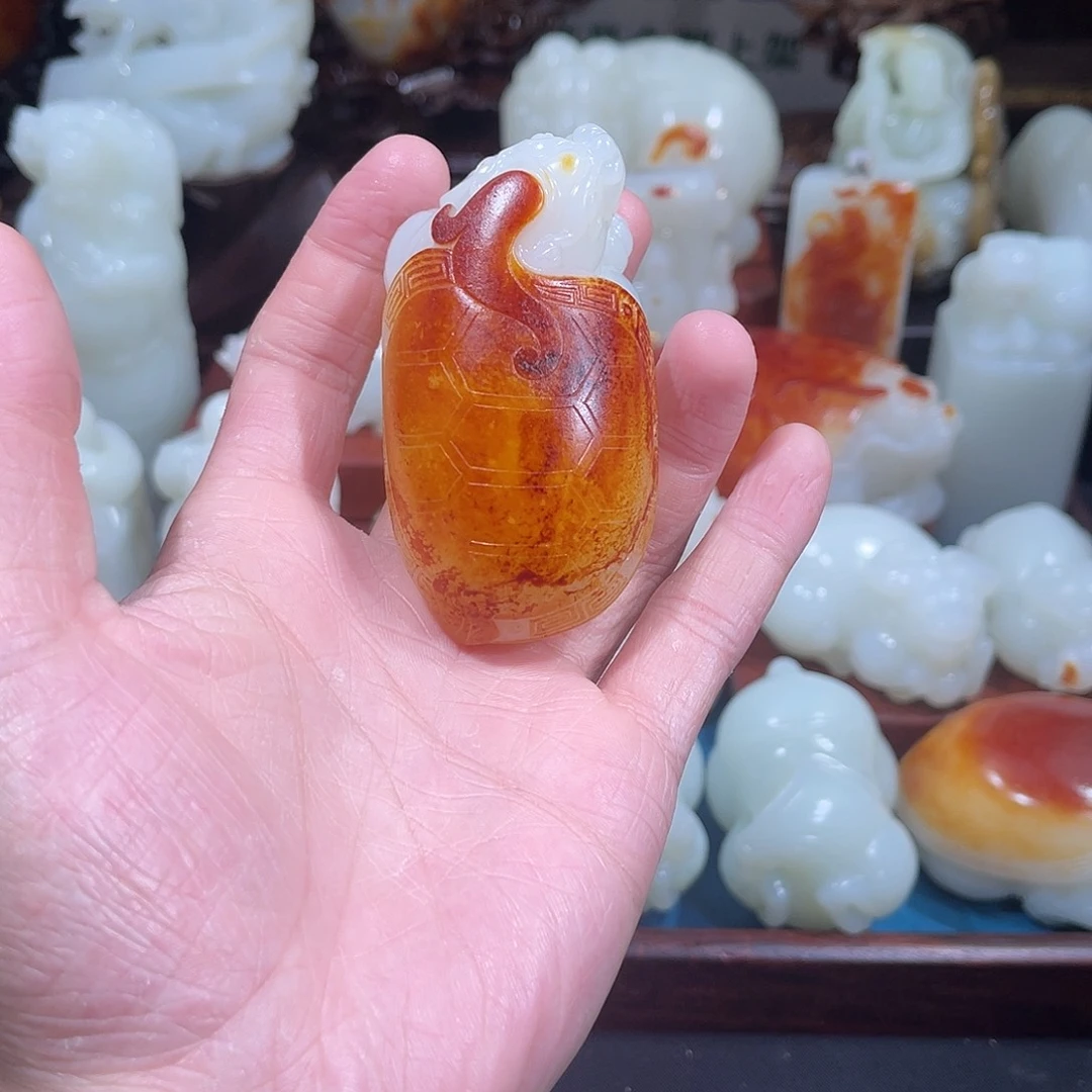颈饰未镶嵌和田玉（糖玉）