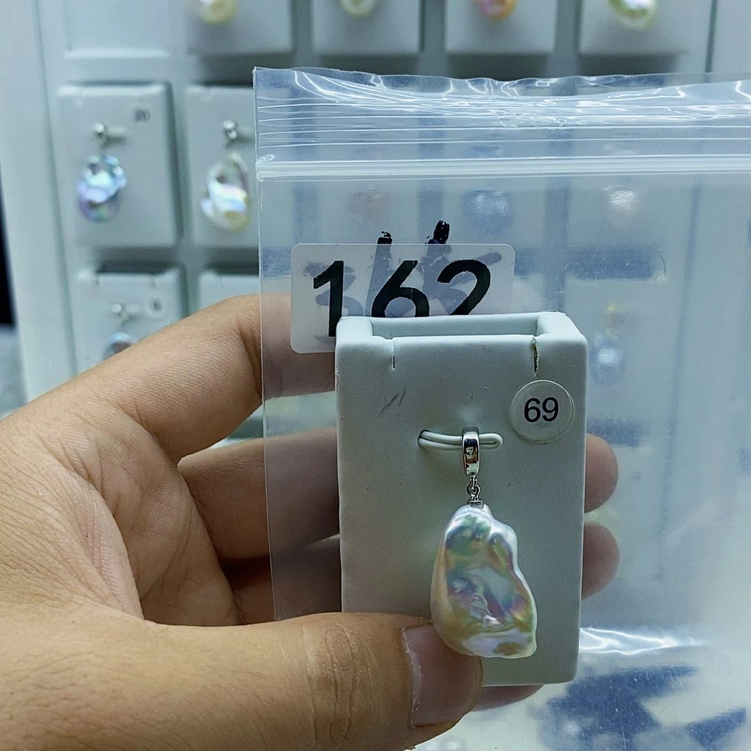 淡水珍珠合金颈饰