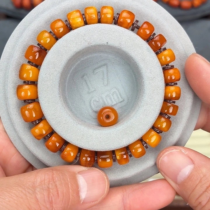 山***由琥珀未镶嵌裸石定制老蜜蜡