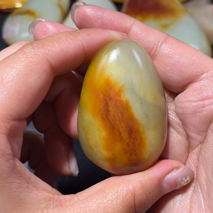 和田玉未镶嵌珠宝奇石